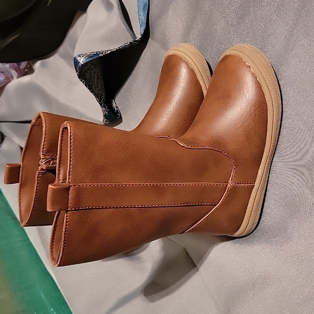 Nwt brown boots
